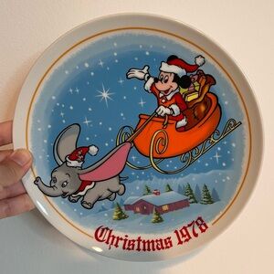 Schmid Walt Disney 1978 Mickey/Dumbo Christmas Collectors Plate